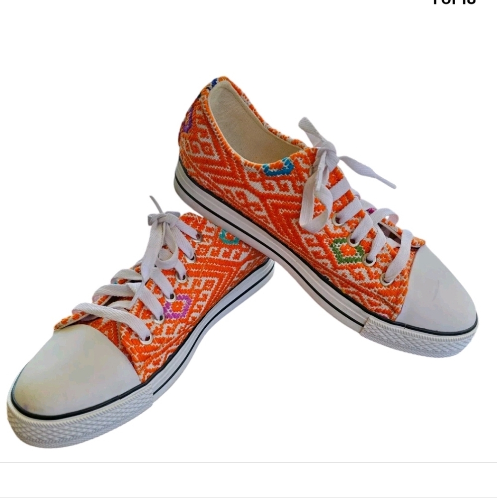 Eclectic Array Sz 7 Orange Embroidered Artisan Lace-up Sneakers Retails $170 Euc